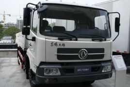 搶奪新春生產(chǎn)“開(kāi)門(mén)紅” 東風(fēng)商用車(chē)排產(chǎn)效率高