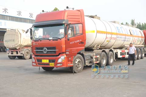 東風(fēng)天龍成?；愤\輸風(fēng)向標