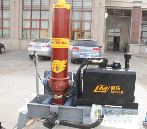 民樂(lè )液壓油缸